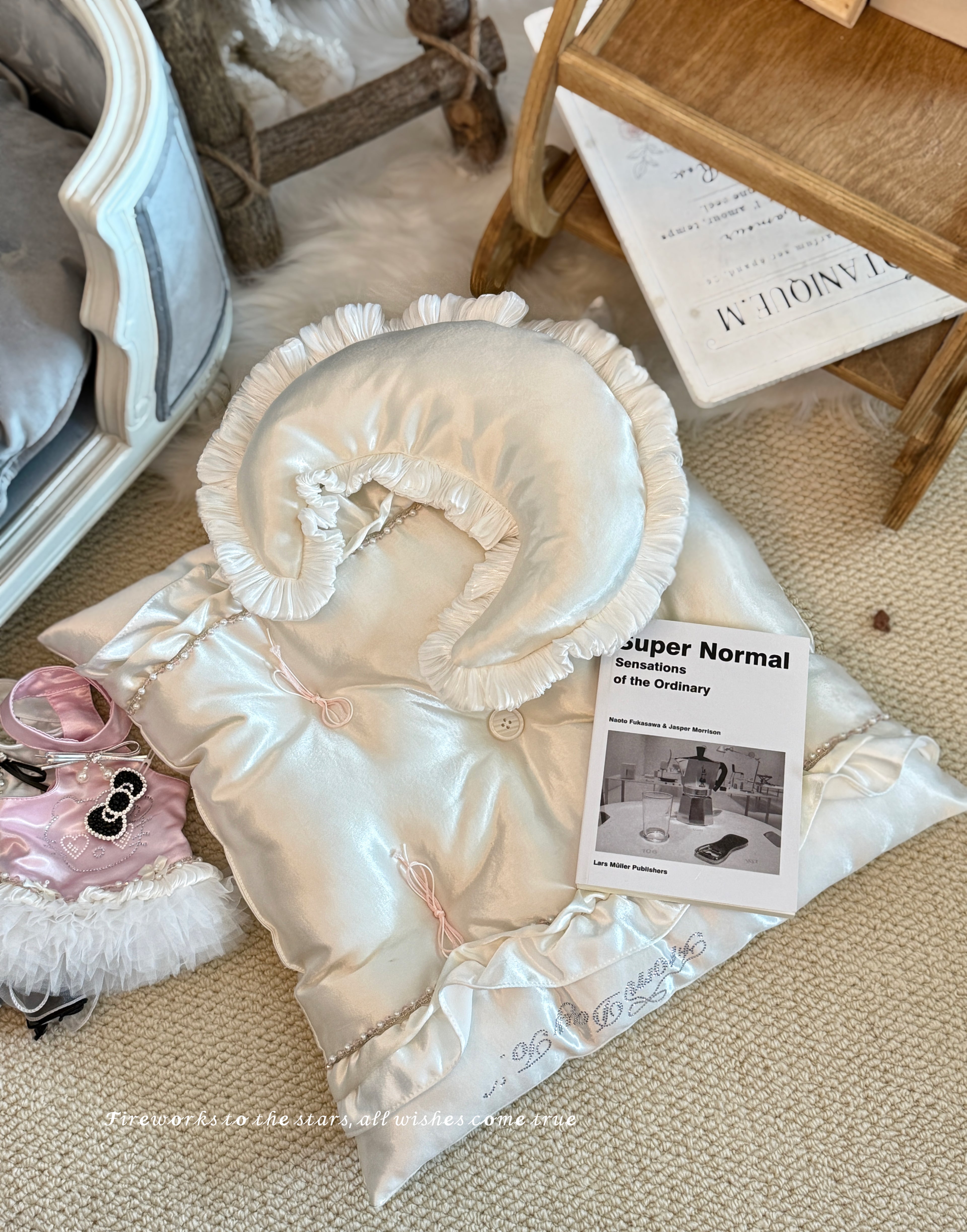 FDTL Handcrafted Luxury Silk Satin Pet Bed | All-Season Dog & Cat Nest with Pillow