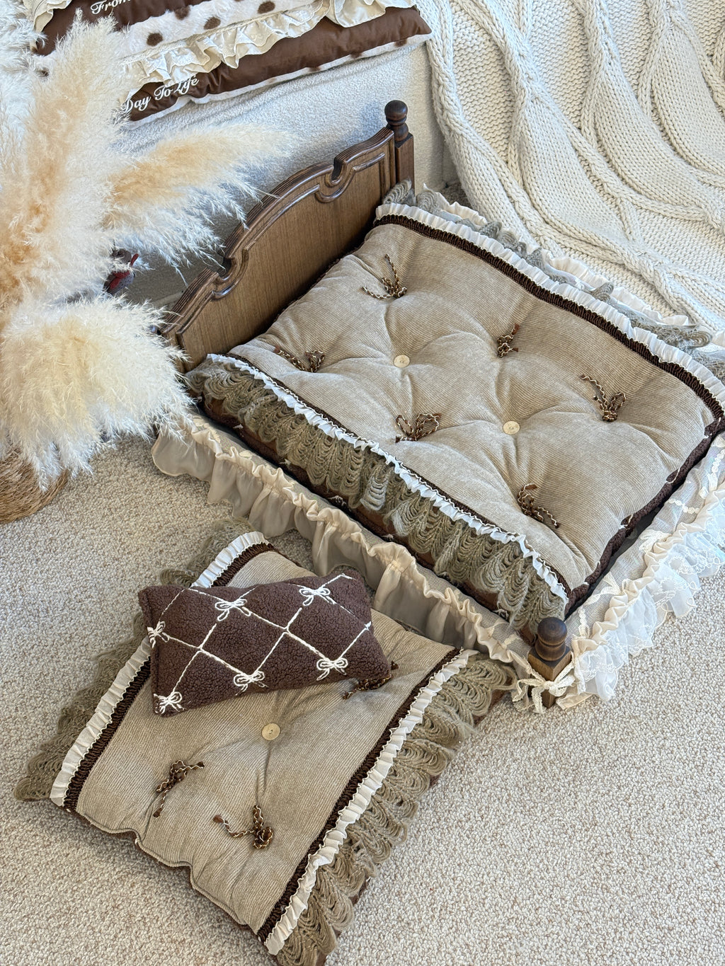 Handcrafted Reversible Linen & Velvet Pet Mat | French Manor Dog & Cat Bed with Pillow
