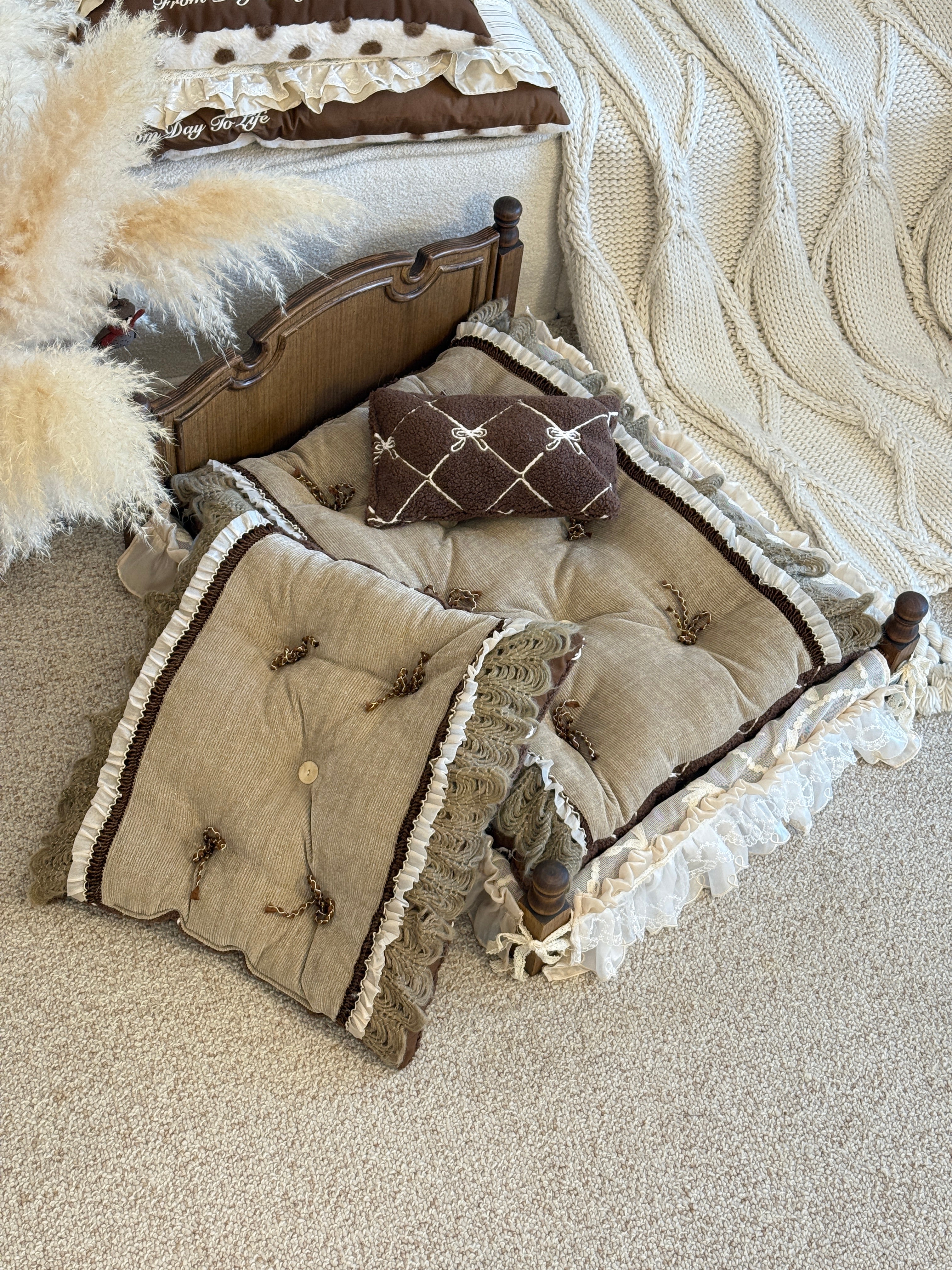 Handcrafted Reversible Linen & Velvet Pet Mat | French Manor Dog & Cat Bed with Pillow