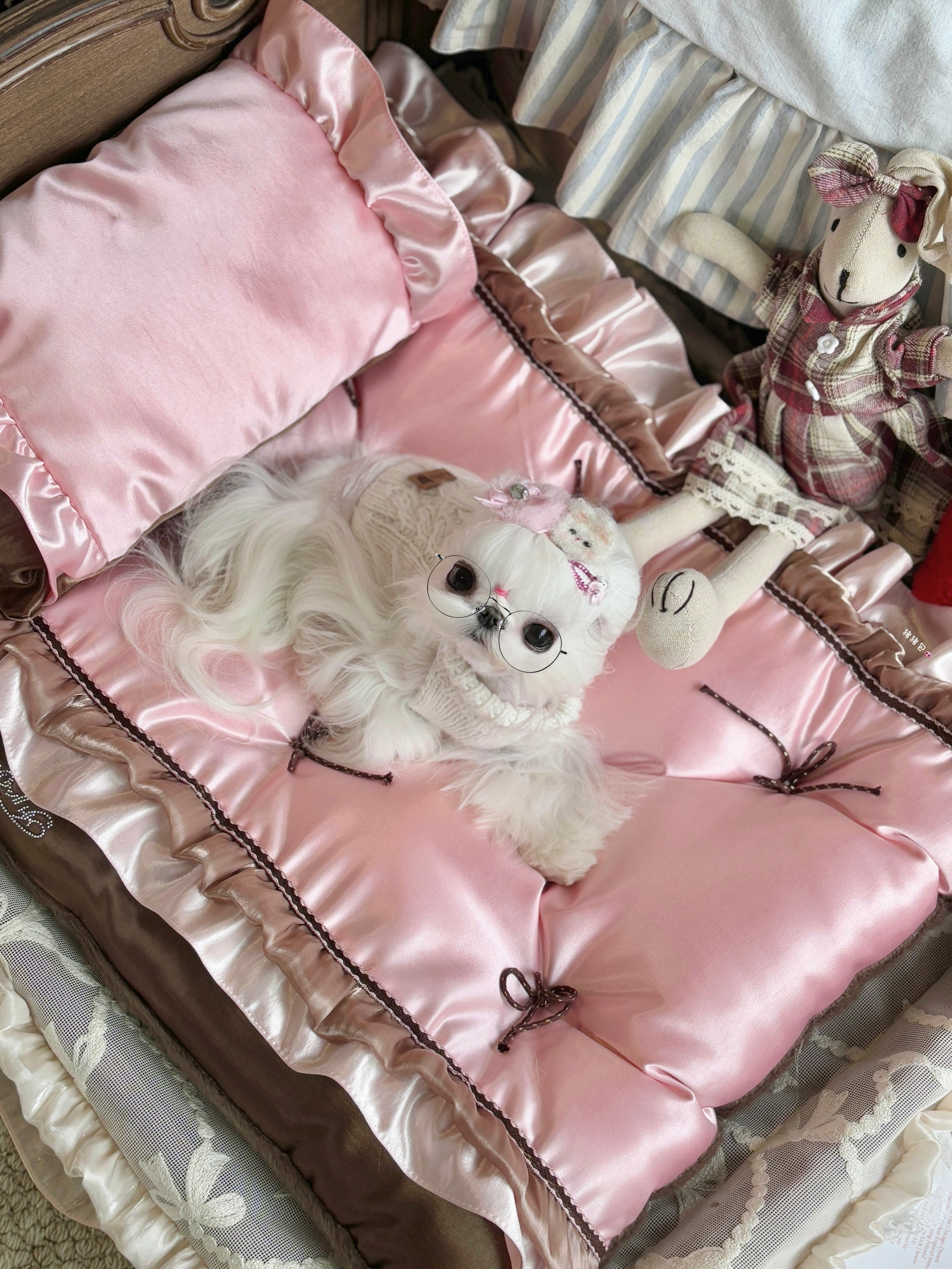 FDTL Handcrafted Pink Silk Satin Pet Bed | Reversible Coquette-Style Dog & Cat Nest with Pillow