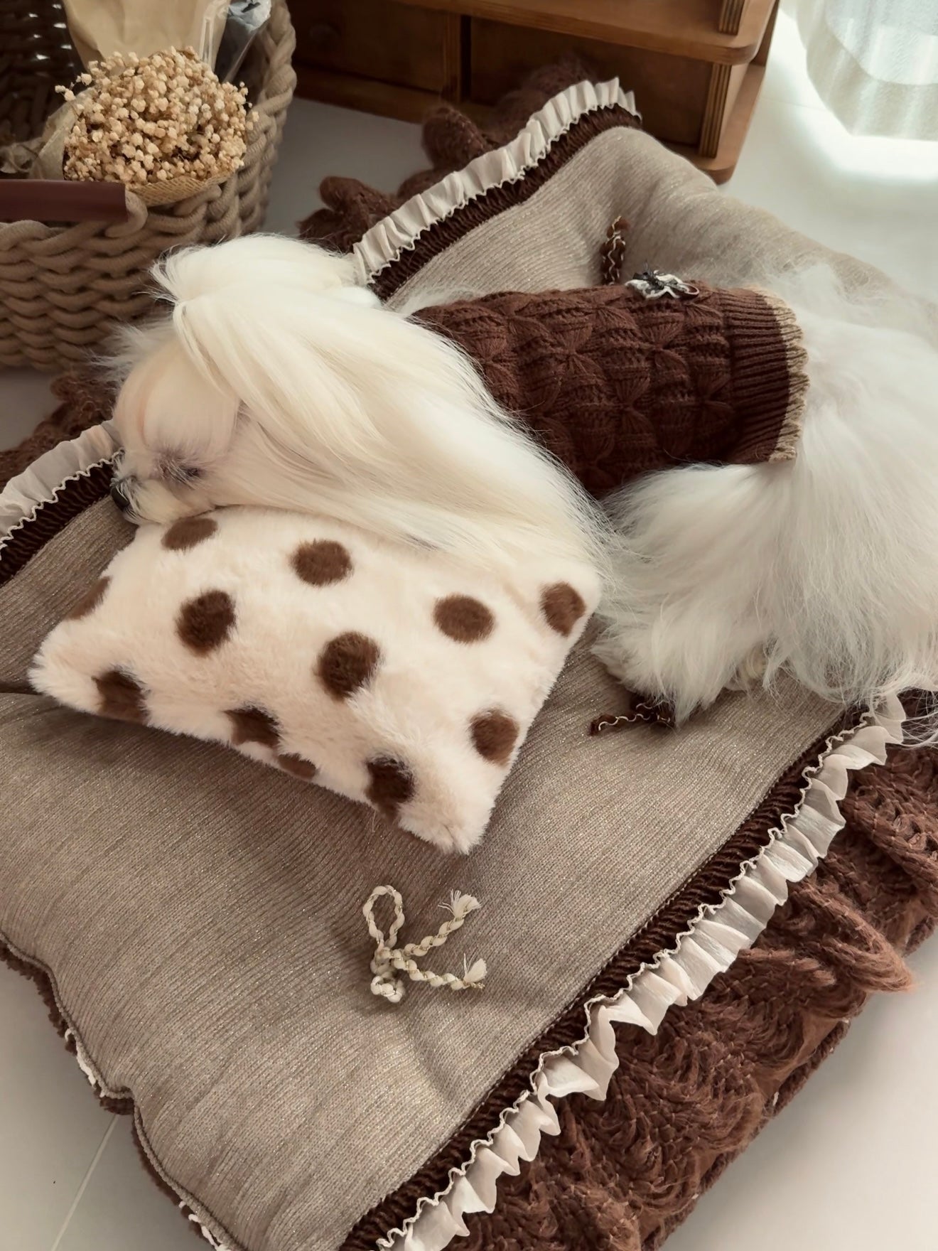 Handcrafted Reversible Linen & Velvet Pet Mat | French Manor Dog & Cat Bed with Pillow