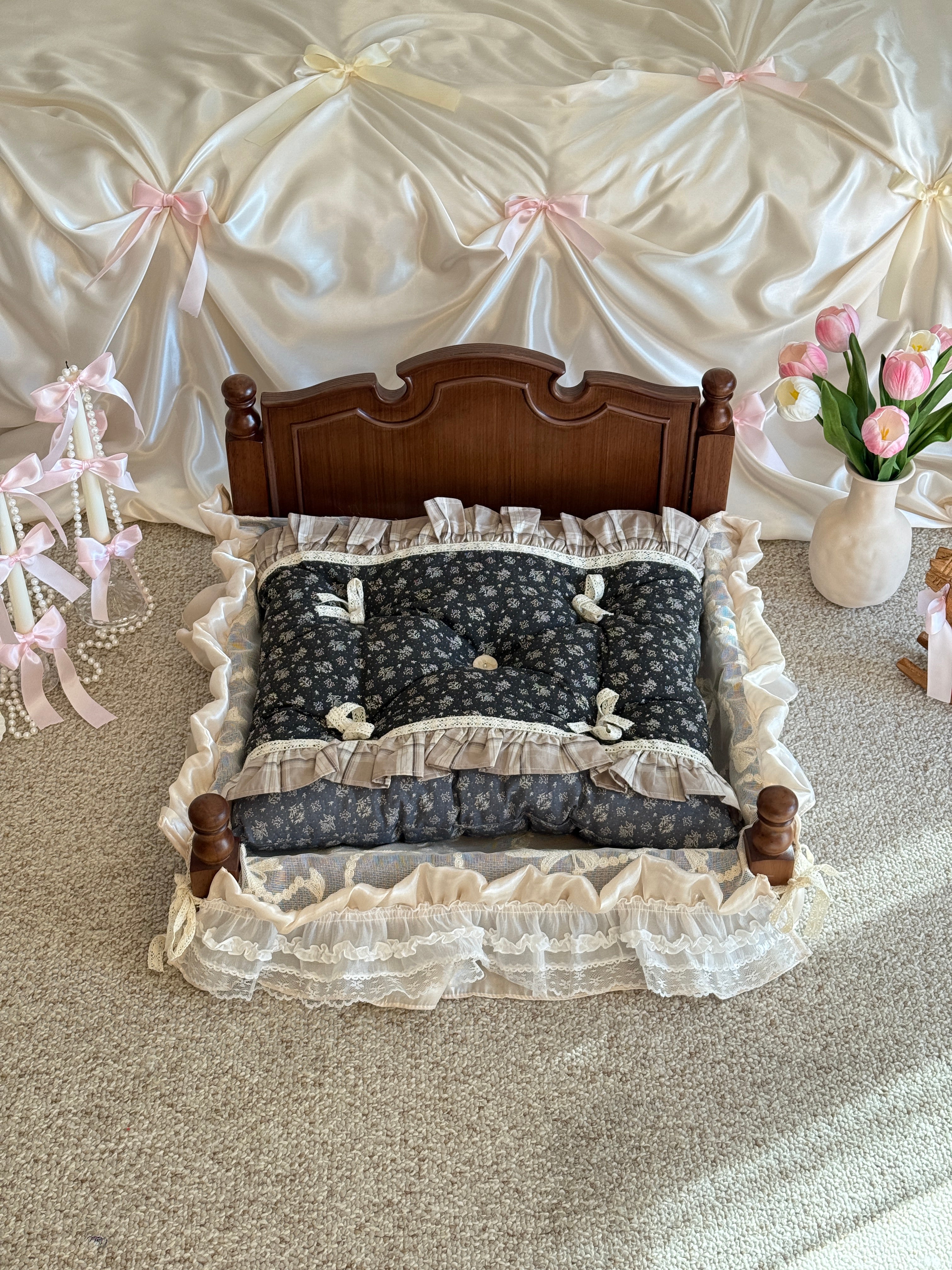 Handcrafted Wildflower Linen-Cotton Pet Bed | Cottagecore Dog & Cat Nest with Pillow