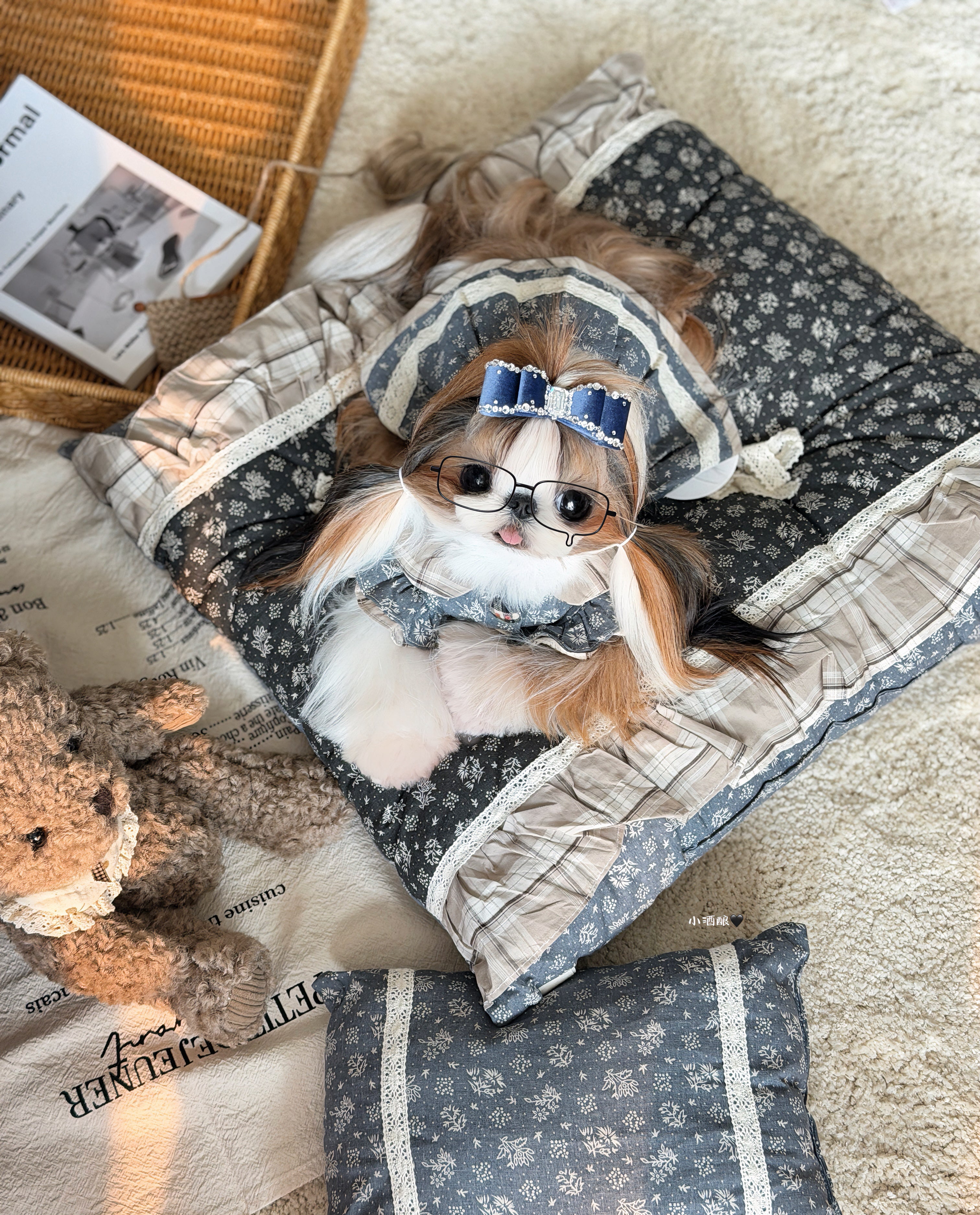 Handcrafted Wildflower Linen-Cotton Pet Bed | Cottagecore Dog & Cat Nest with Pillow